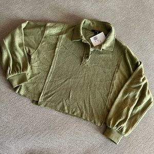 Forever 21 green cropped sweater polo. Size Small. SOFT.